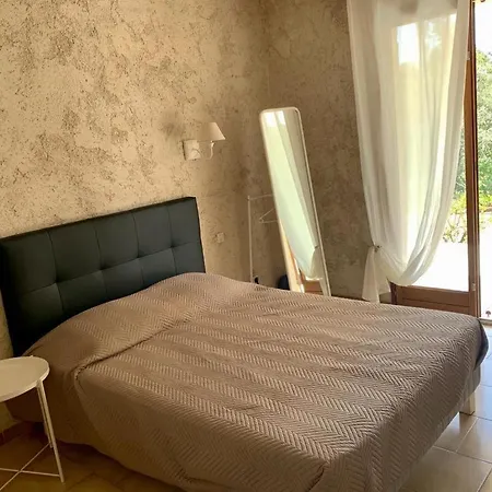 Apartment 5 Pers Dans Avec Piscine Face A La Solenzara *